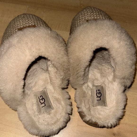 Ugg slippers - Picture 2 of 3